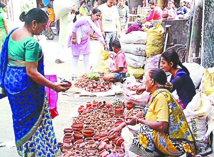 Decorating market for Dhanteras, Happened root diversion in saharanpur