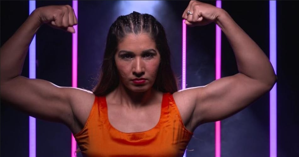 first indian wrestler in wwe, kavita dalal signed contract with wwe