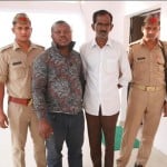 क्वार्सी पुलिस द्वारा पकड़ा गया नाइजीरिया का युवक और एक अन्य। 