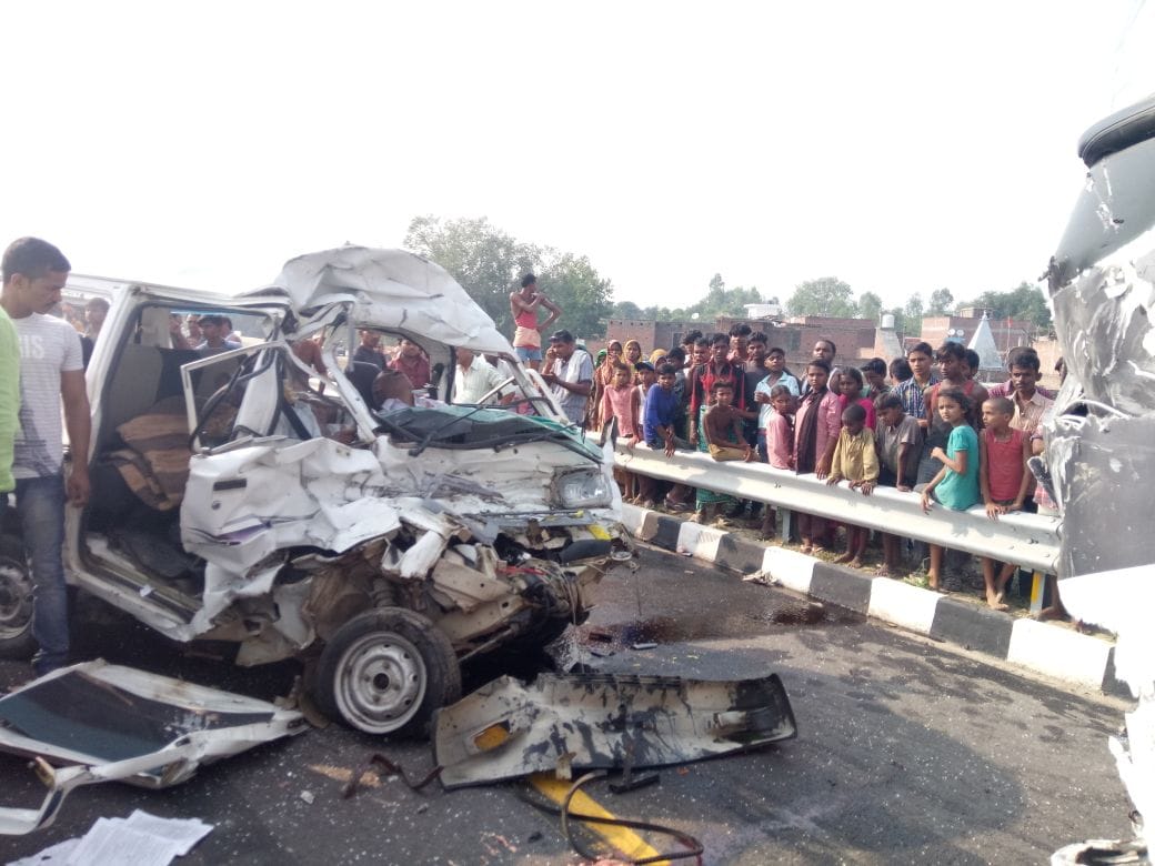 accident on agra express way.