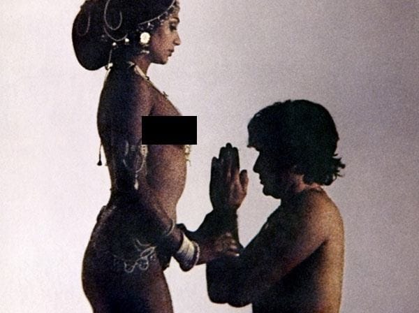 Actor Simi Graval's hot scene in Bollywood