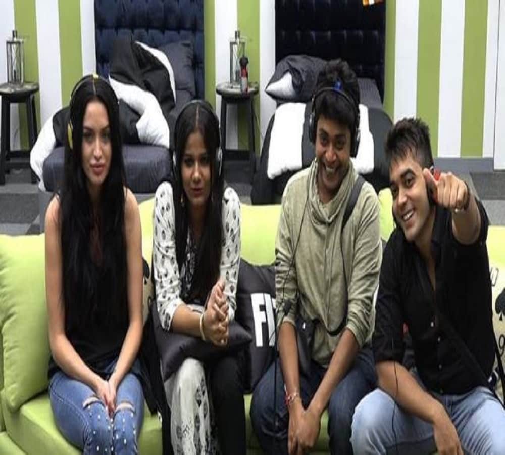 hiten tejwani keeps wedding proposal before arshi khan in bigg boss 11