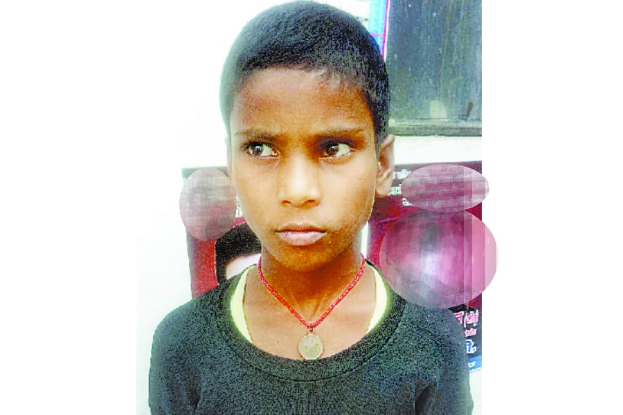 three lakh seventy five thousand compensation agaisnt ten years old boy.