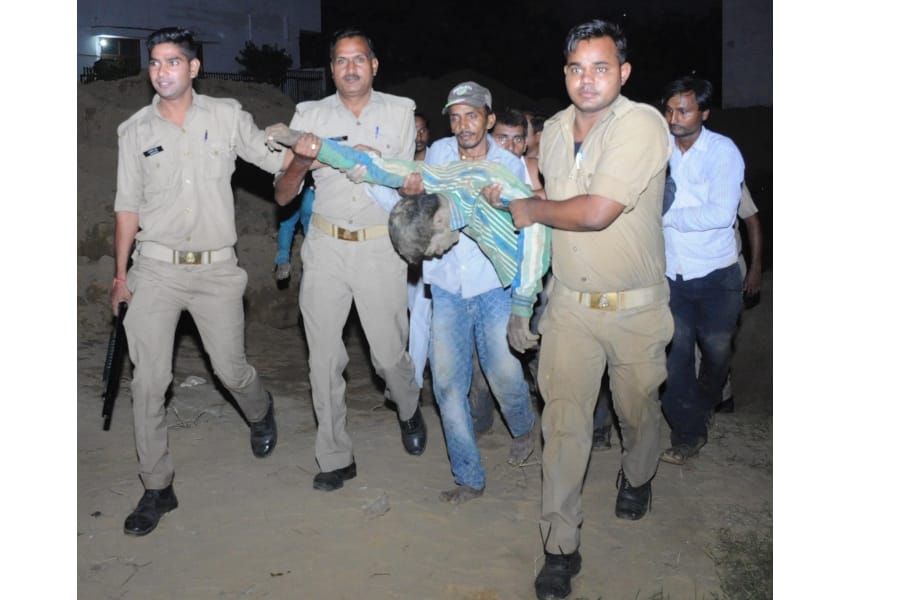 one labourer died in lucknow during a construction in Lucknow.
