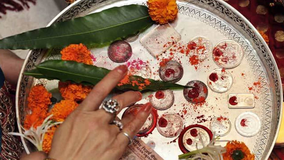 Dhanteras special Today in special yoga worship of Dhanvantri