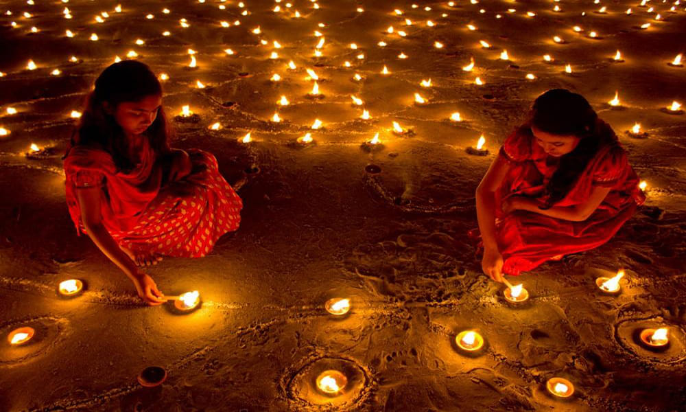 burn deepak these 11 places on diwali night maa lakshmi will be happy