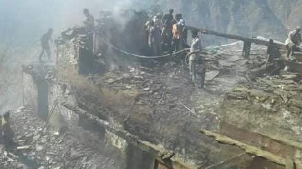 धनतेरस पर पालन में जले दो मकान