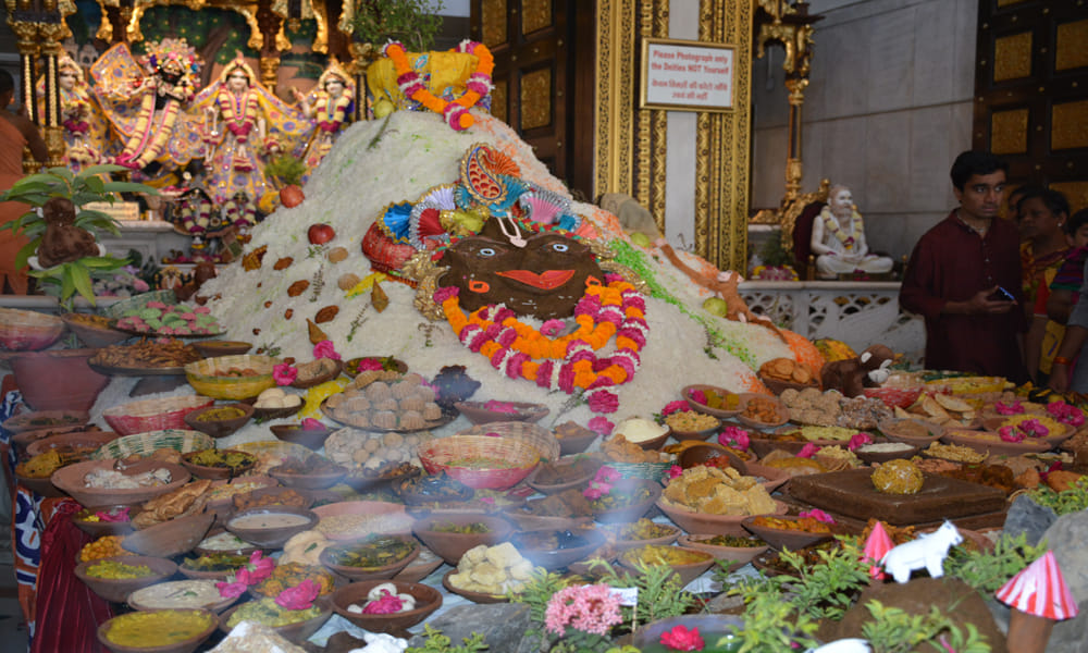 govardhan puja 2017 know why govardhan puja celebrate with annakut utsav 