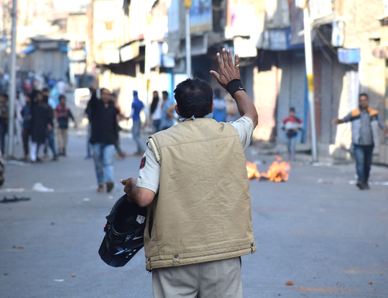 CLASHES ON BRAID CHOPPING CASE IN SRINAGAR 