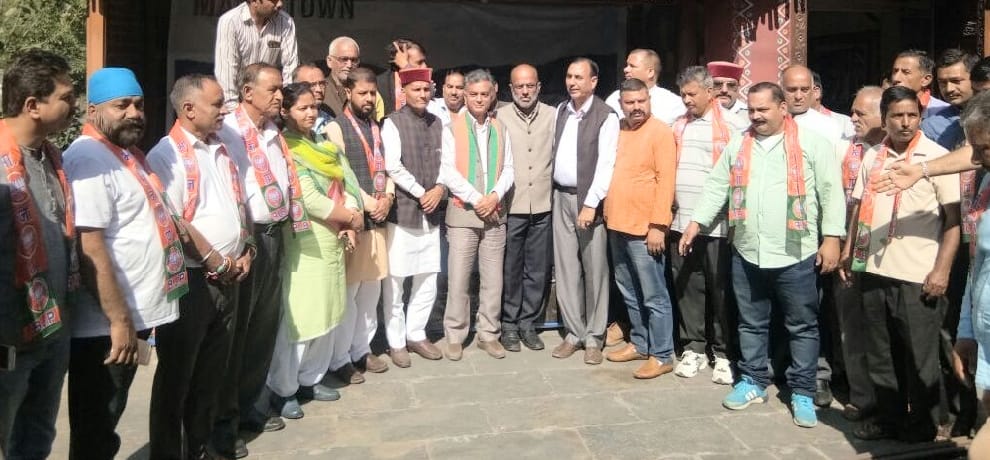 mandi bjp mandal take back decision of mass resignation