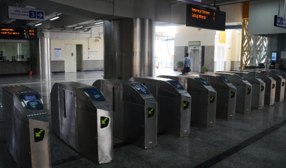 botanical garden metro station became the first interchange metro station outside delhi
