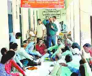 Lekhpal on strike in city