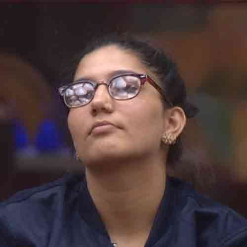 in bigg boss 11 sapna get faint in house during luxary budget task