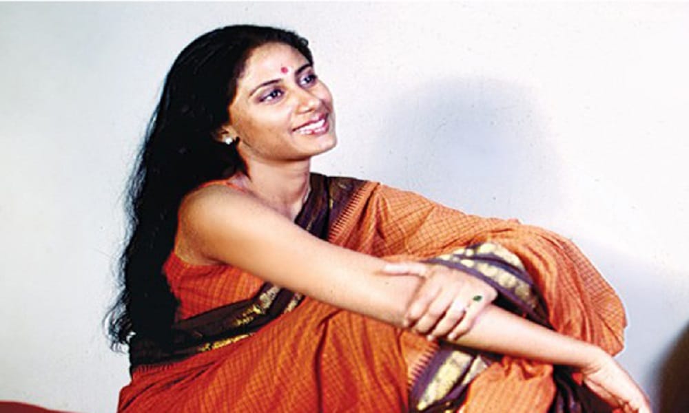Smita Patil Birth Anniversary know what was the unfulfilled wish of actress and love life and filmy career