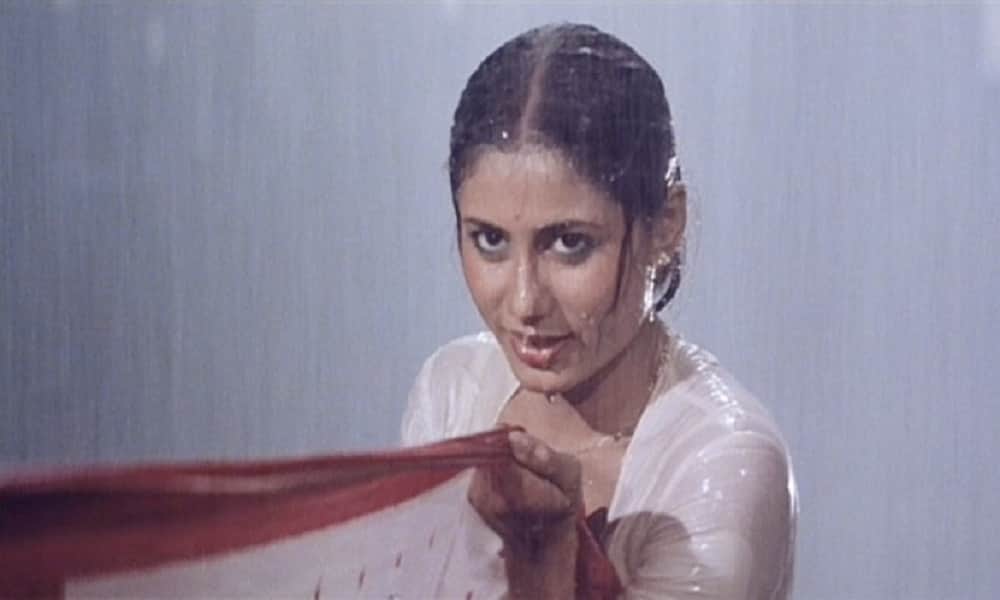 Smita Patil and other heroines in saree dance