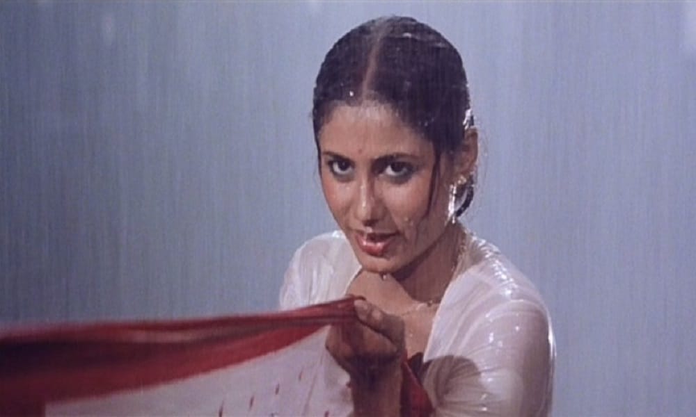 Smita Patil and other heroines in saree dance