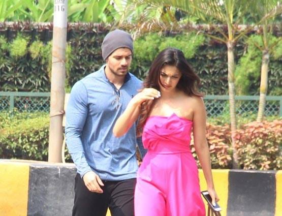 Sooraj Pancholi and Kiara Advani new couple of bollywood !