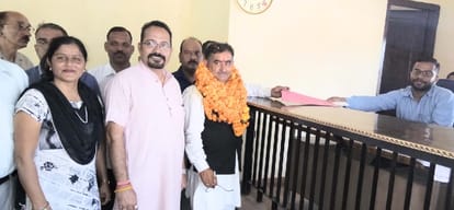 prem kumar dhumal and rajinder rana file nomination on the same day