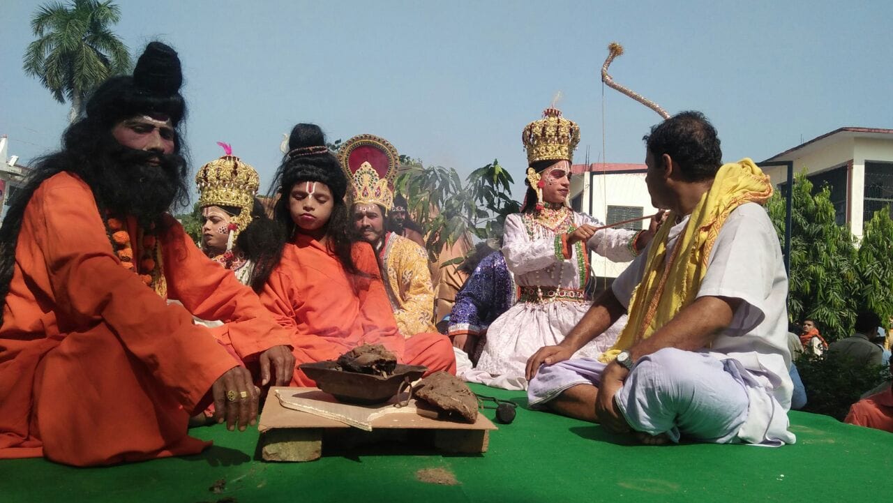 pictures of diwali celebration in ayodhya.