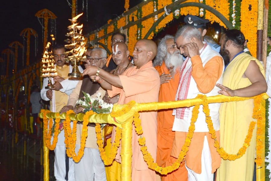 yogi adityanath to go to chitrakoot after ayodhya.