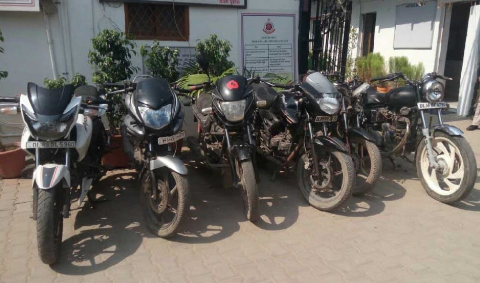 चोरी की नौ बाइक सहित पांच लोग गिरफ्तार