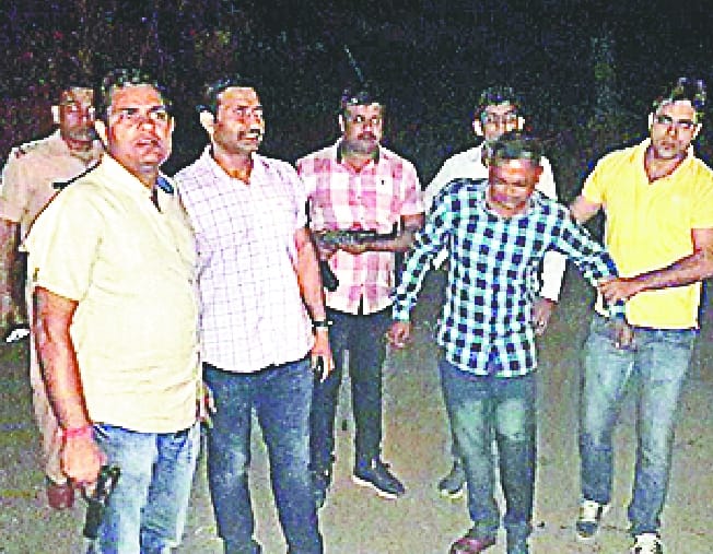 Police raid bullets and a A rogue arrested in saharanpur