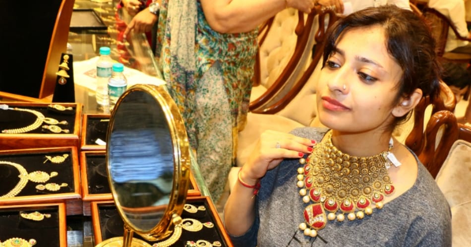 shopping on dhanteras at chandigarh market, city news