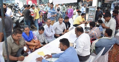 shopping on dhanteras at chandigarh market, city news