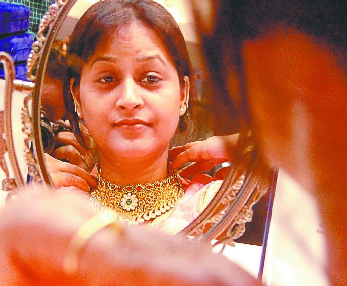 dhanteras par baajaar me hui 700 crore ki dhan varsha