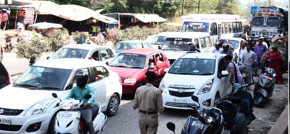 पार्किग का नहीं इंतजाम, हर जगह जाम का झाम