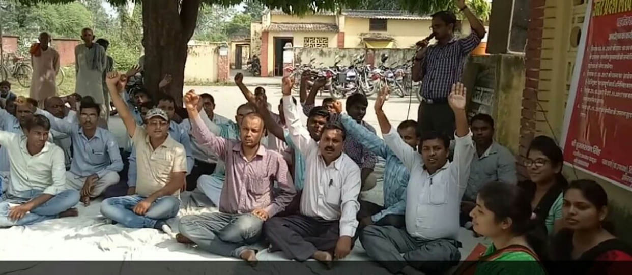 मुख्यमंत्री को संबोधित ज्ञापन एसडीएम को सौंपा