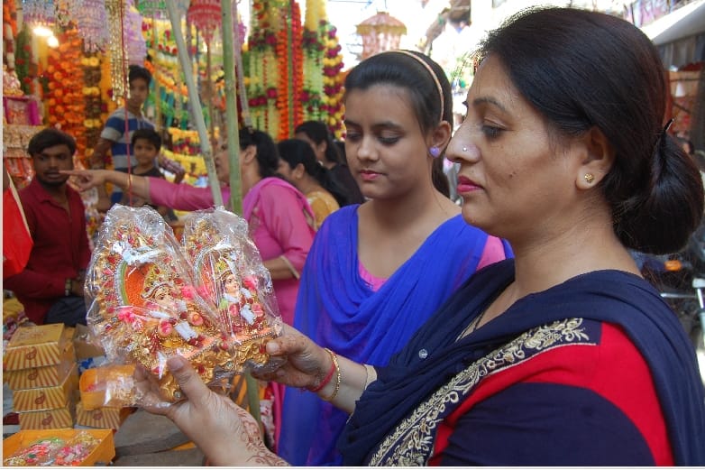 The crowd in the market on Deepawali