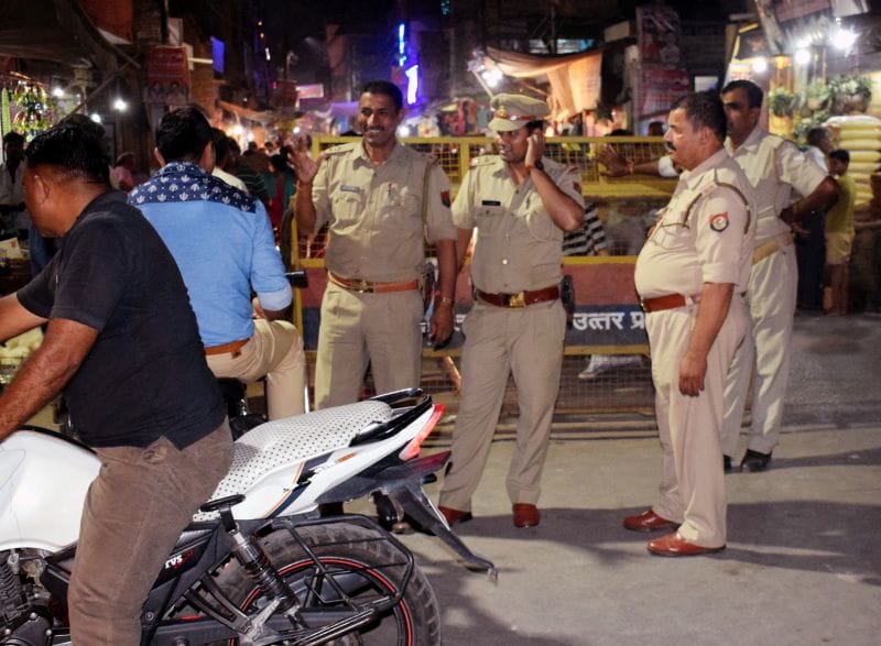 दिवाली पर्व पर देर रात तक पुलिस टीमें करती रहीं गश्त