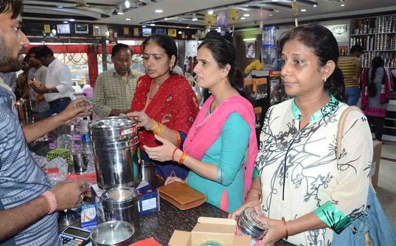  Dhanteras .. Demand of branded and native, Crores rupees turnover