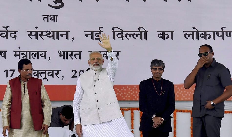 pm narendra modi gets life threat on phone, special search team on probe
