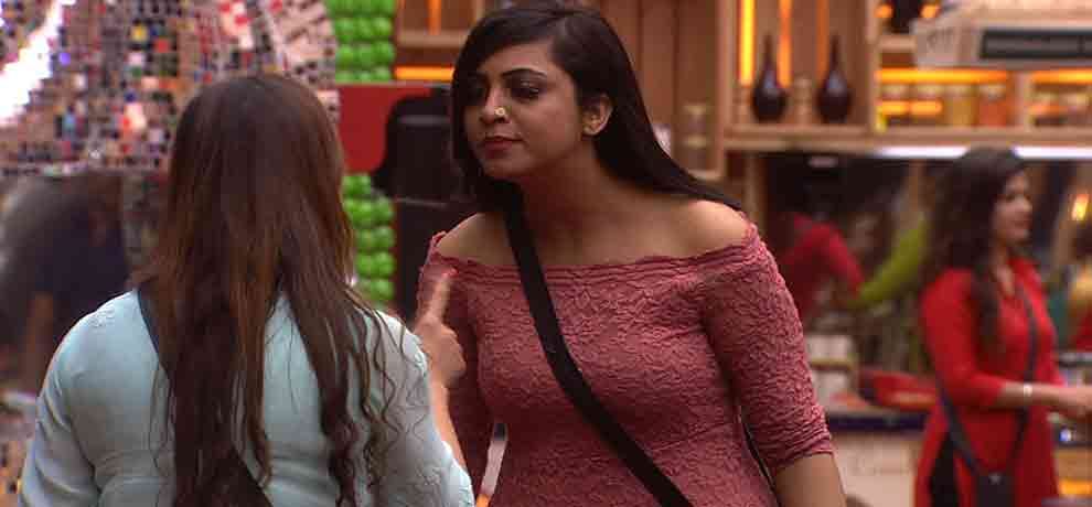 bigg boss 11 ARSHI KHAN HOT VIDEO VIRAL