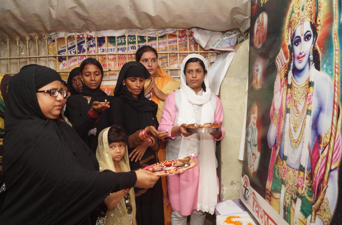 varanasi muslim womens worship  lord ram at diwali