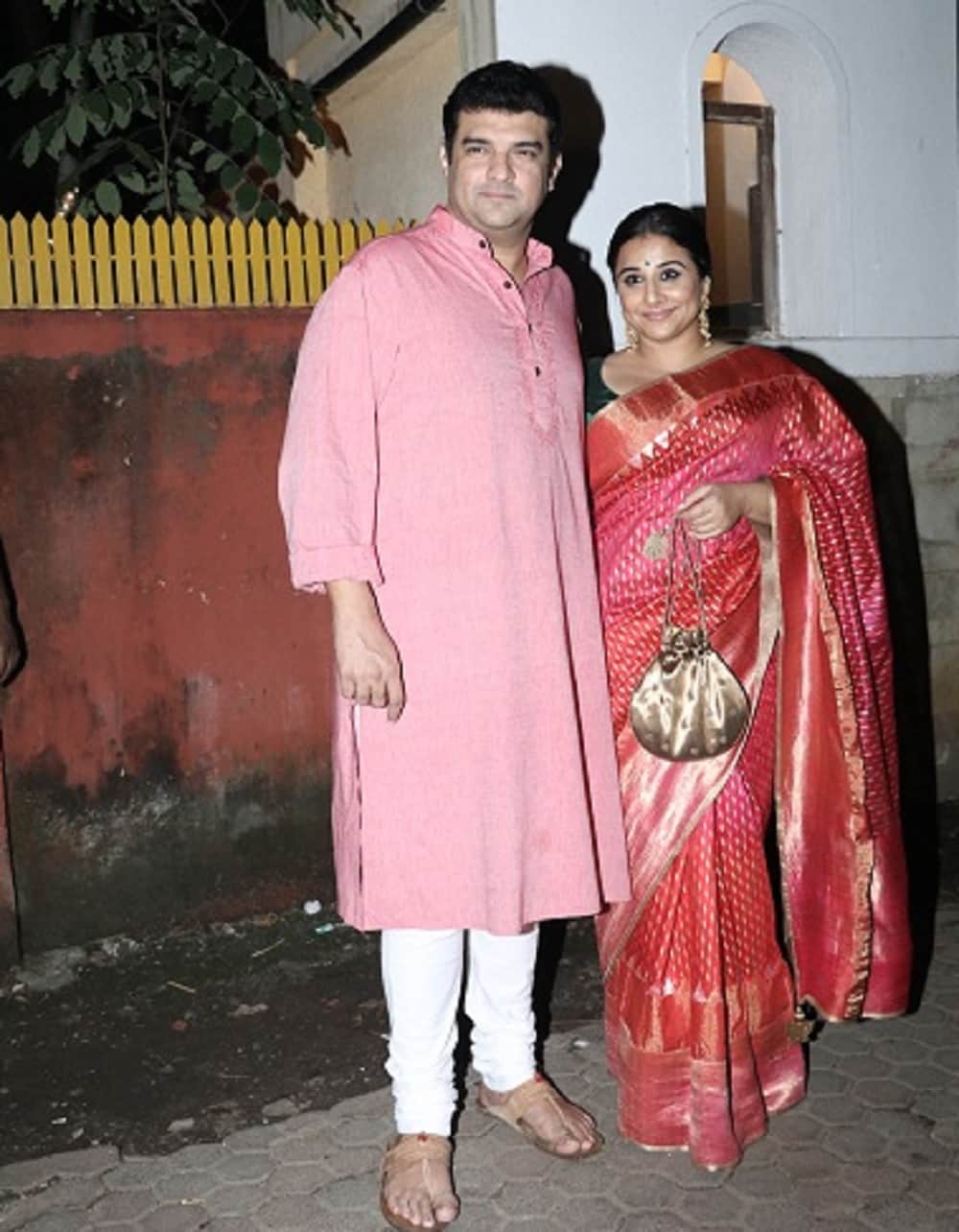 See pics of aamir khan,salman khan,amitabh bachchan in shabana azmi and sanjay dutt diwali bash