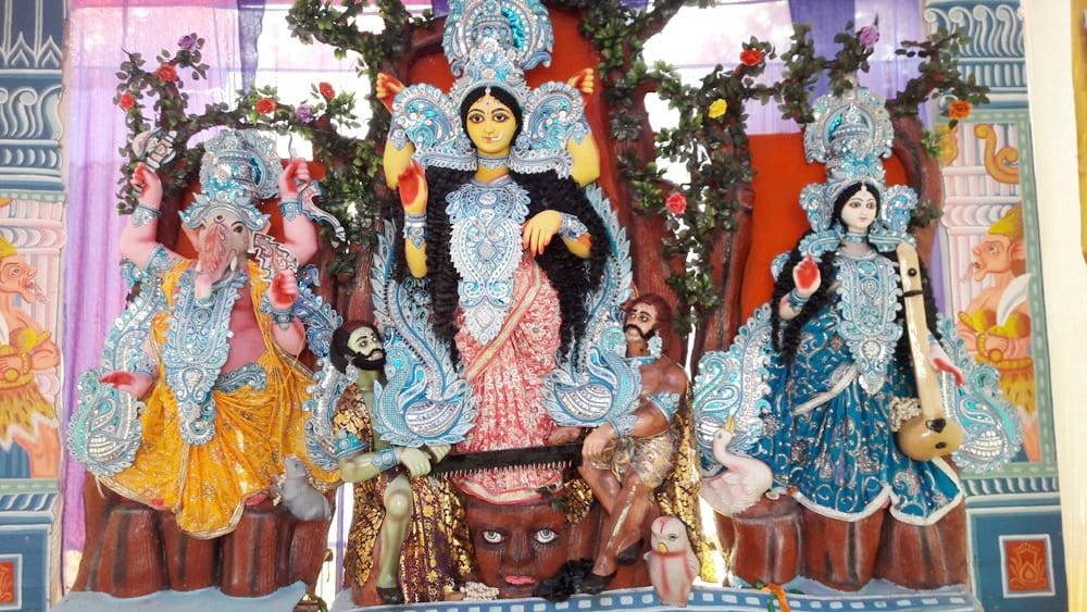 people approached to pooja pandal