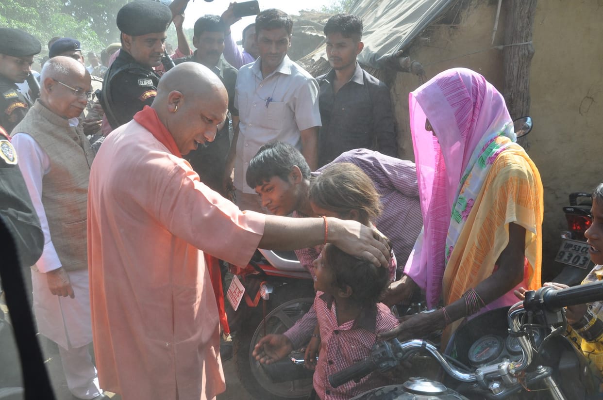 सीएम ने वनटांगिया के साथ मनाई दिवाली
