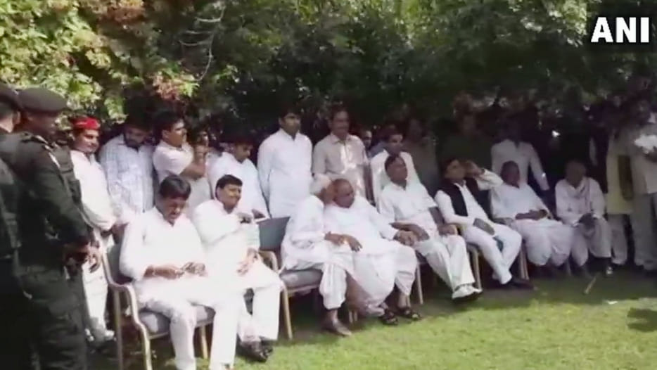 Mulayam family came together in Saifai