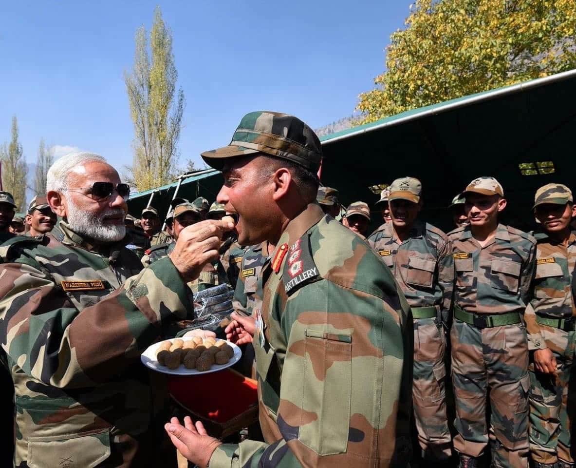 MODI CELEBRATED DIWALI IN JAMMU KASHMIR WITH INDIAN ARMY TROOPS