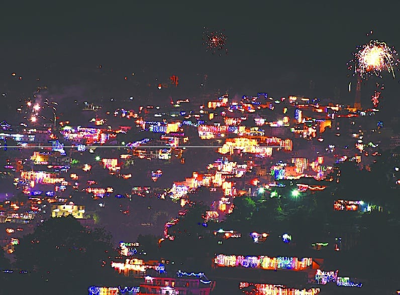 houses lighten up on dipawali