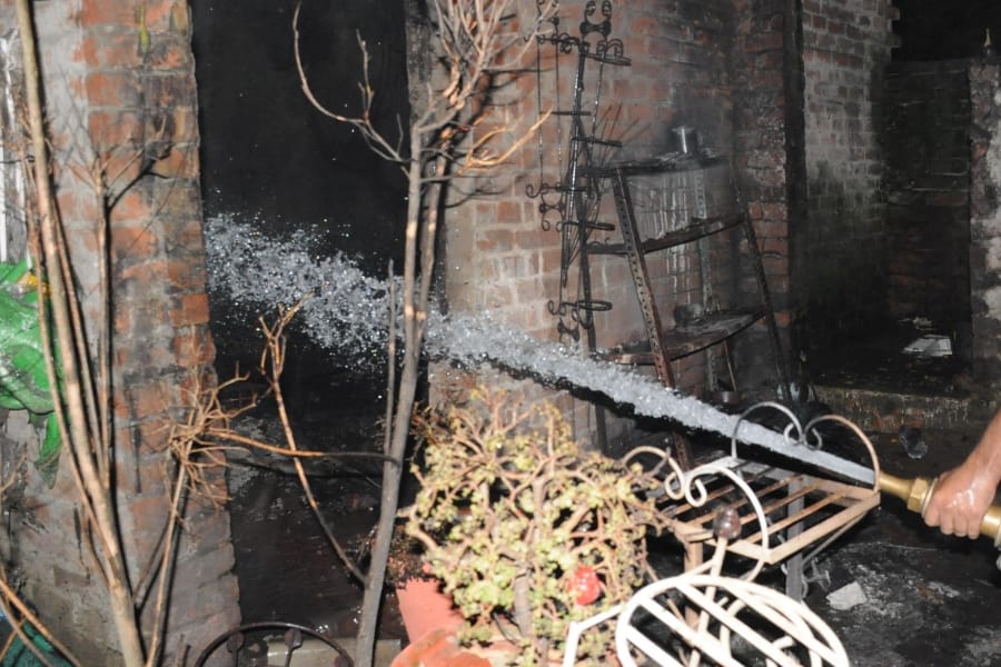 fire because of crackers in Lucknow.