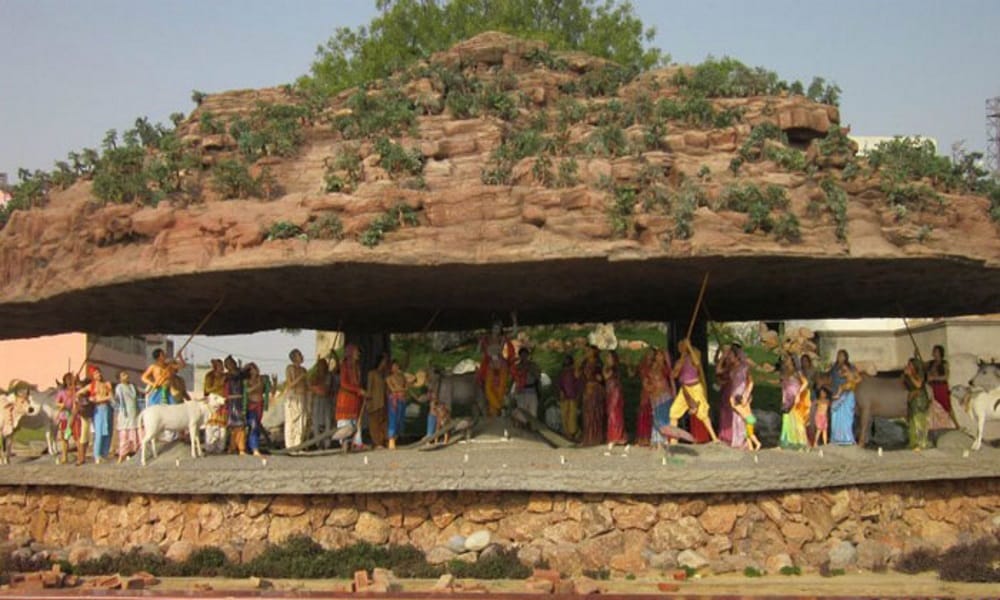  story of govardhan puja and what is relation with lord hanuman