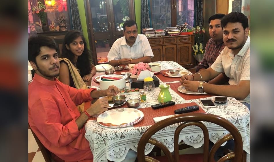 see photos how arvind kejriwal and sisodia celebrated their diwali 2017