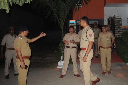 property dealer shot by constable in agra