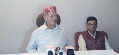 pandit sukram targets on virbhadra singh