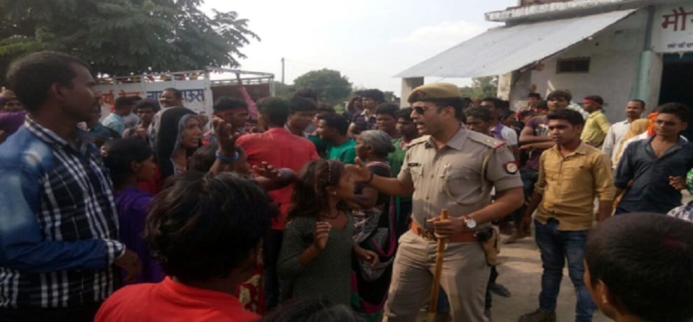 violence between two community in Azamgarh