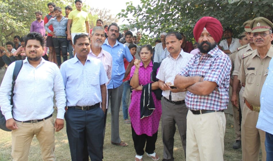 woman brutally murdered in noida dead body found in green belt sector 122
